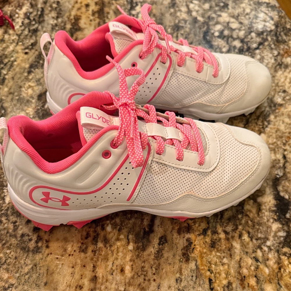 Under Armour Girls' Glyde Rm Jr. Softball Cleats White & Pink - Size 6Y 6.0